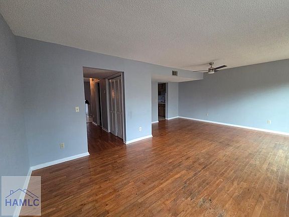 5th image of 912 Pineland Ave APT 44