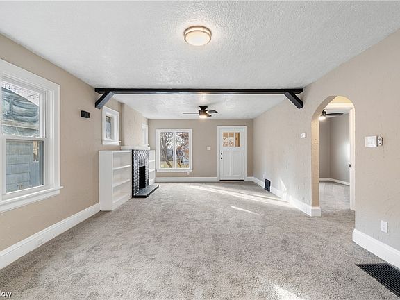 4th image of 579 Sanford Ave
