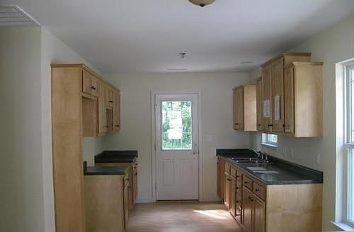3rd image of 1817 Purcell Ave NE