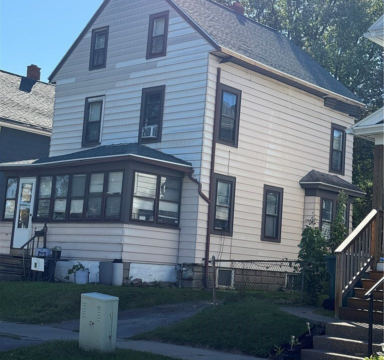 2nd image of 7 Marigold St