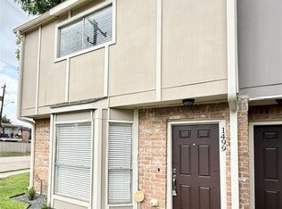 1499 Springrock Ln, Houston, TX 77055