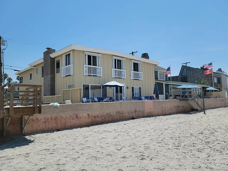 2528 Ocean Front — Photo 1