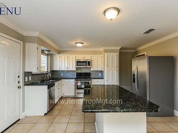 2nd image of 1901 Creekwood Ct
