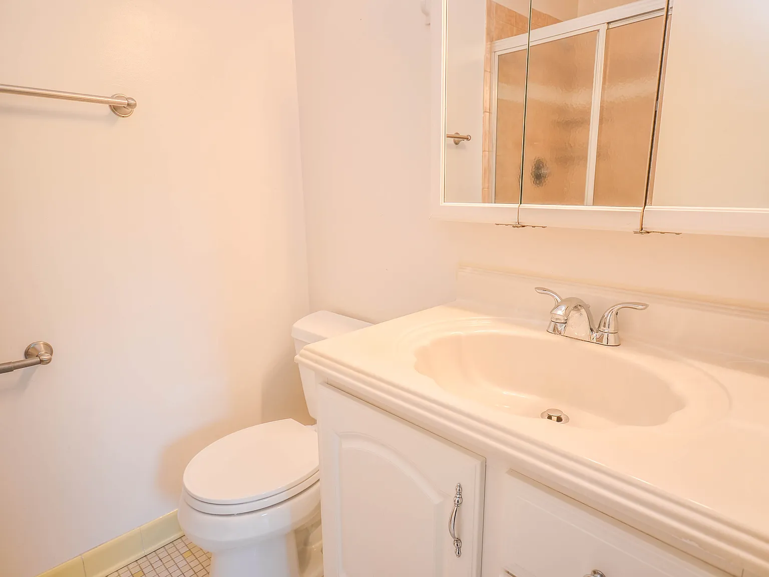 4 bed, 3.5 bath, 2514 sqft, $3,995 — Photo 4
