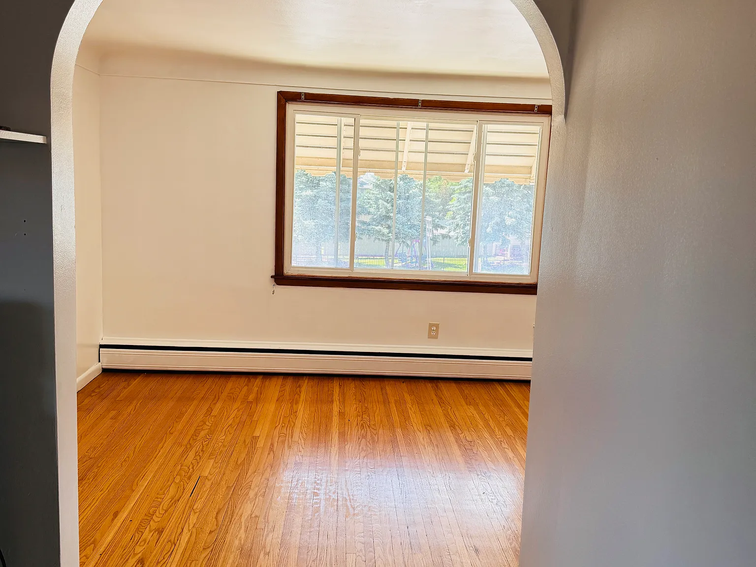 3 bed, 1280 sqft, $2,150 — Photo 3