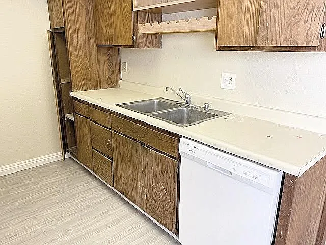 535 E Cypress Ave #G — Photo 6