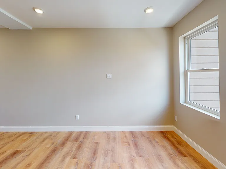 100 Revere St — Photo 35