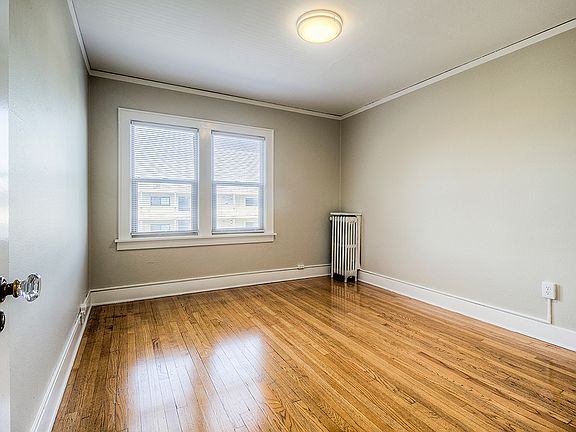 3rd image of 411 Bellevue Ave E APT 305
