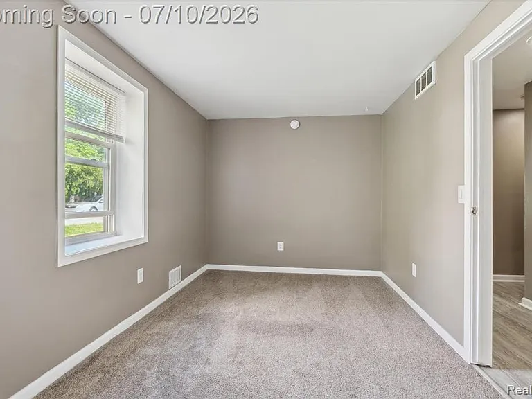 500 Trombley Dr — Photo 21