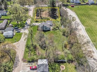 1 Hillcrest Dr, Whitmore Lake, MI 48189