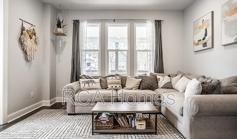 1547 Hoyt Ave — Photo 4