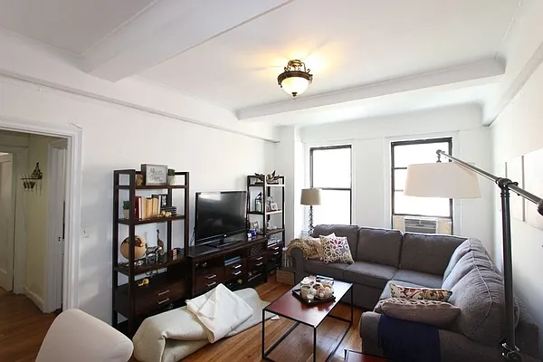 Rented by Dynamik Realty | media 4