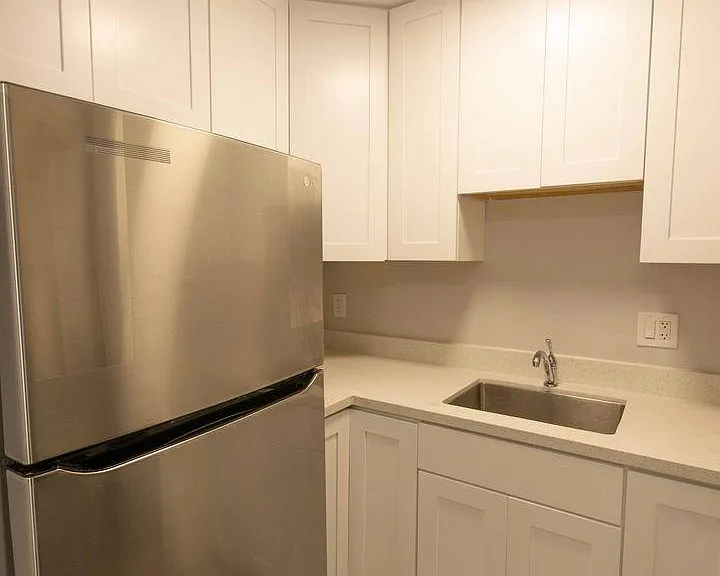 5400 Highland Ave #4 — Photo 3
