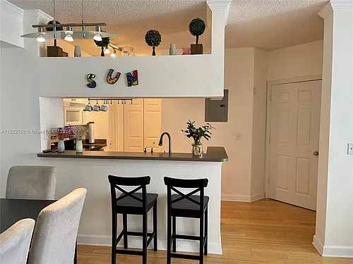 17145 N Bay Rd #Penthouse 4609 Photo 1