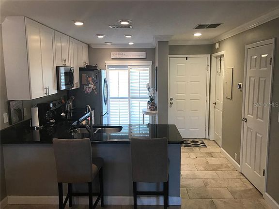 5th image of 719 Oak Park Place