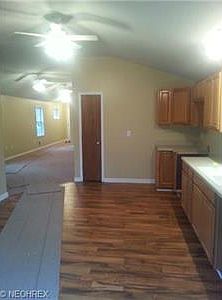 4th image of 305 Buckeye Dr