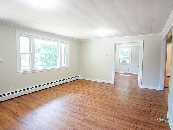 5th image of 61 Orchard St Floor 1