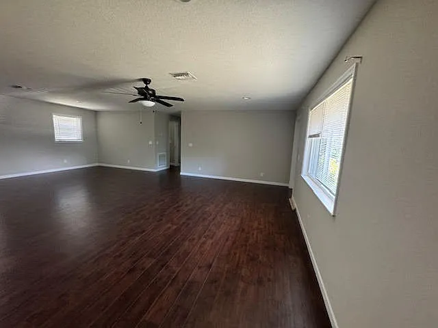 709 SE Alamanda Way — Photo 9