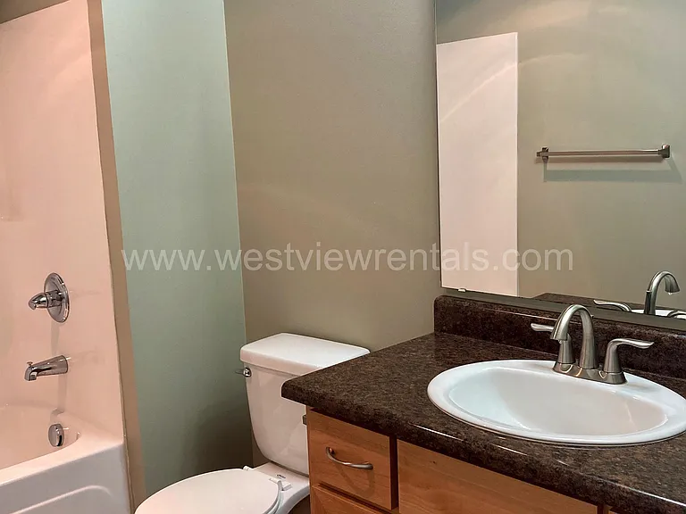 200 E Maple St — Photo 338