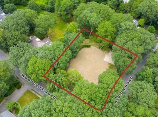 35 Albion Rd, Wellesley, MA 02481