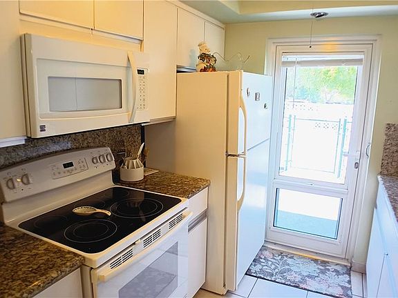 4th image of 1401 SE 7th Avenue #2