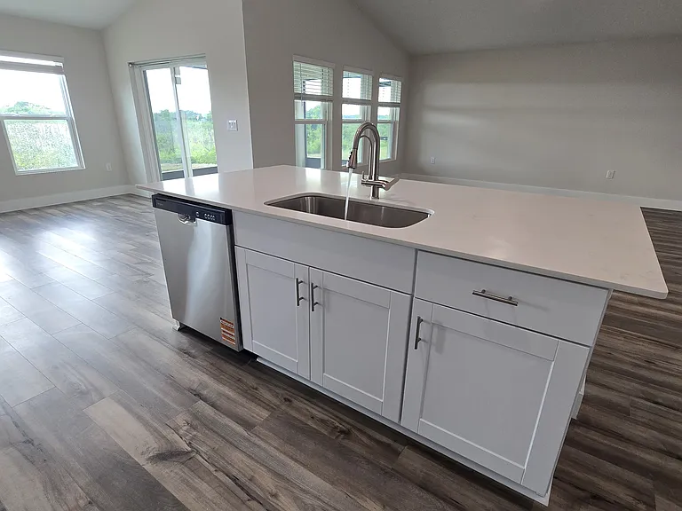 1728 Vanilla St — Photo 9