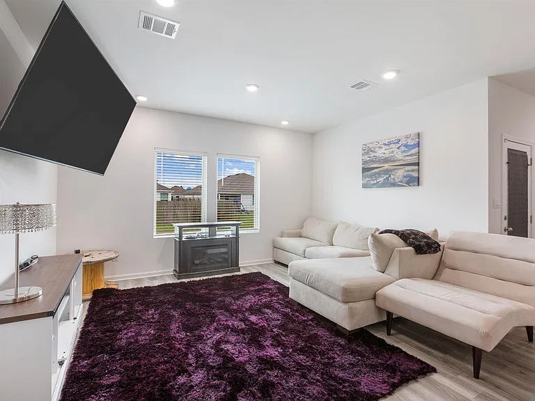 12822 Sweetleaf Ave — Photo 3