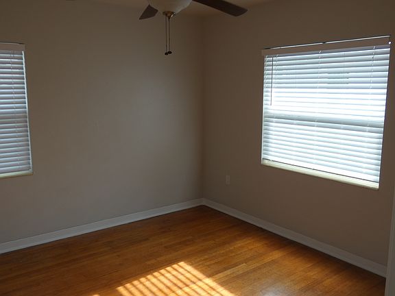 2nd image of 301 11th Ave NE #4