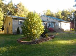 7 S Sportsmans Rd, Loganton, PA 17747