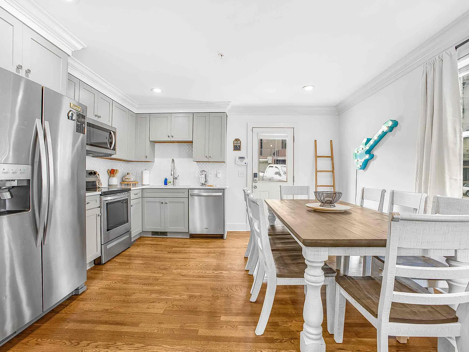 3 bed, 1150 sqft, $2,795 — Photo 4