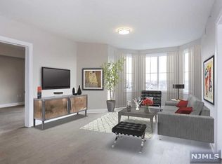 555 10th St UNIT 201, Palisades Park, NJ 07650