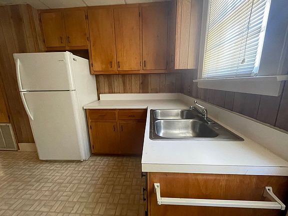 5th image of 404 W Edgerton St