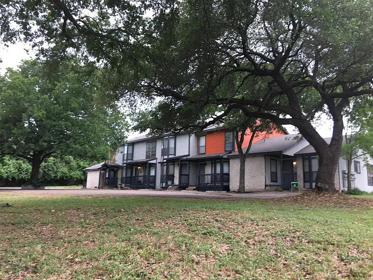 3110 Whisper Oaks Ln #C — Photo 1