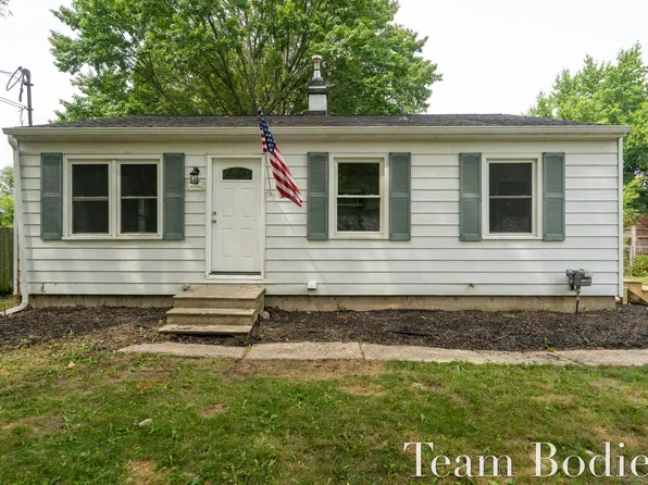 5526 Bedford St, Portage, MI 49002