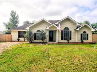 16530 M P Planche Rd, Covington, LA 70435