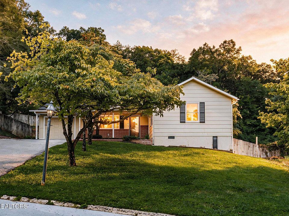 1st image of 3021 Wenwood Dr