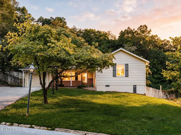 3021 Wenwood Dr, Knoxville, TN 37921