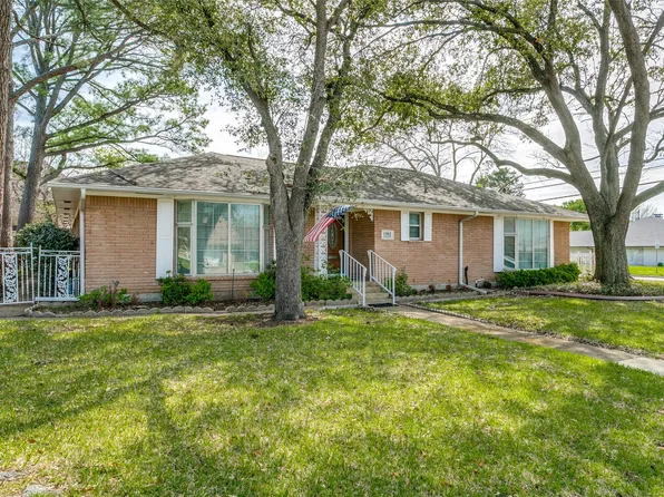 1502 Glenbrook Dr, Irving, TX 75061