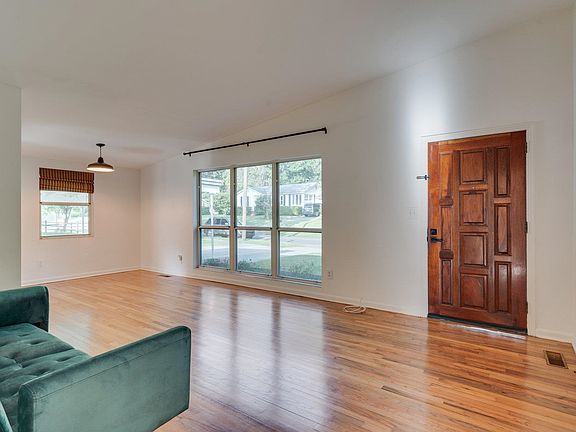 5th image of 1131 Spottswood Dr