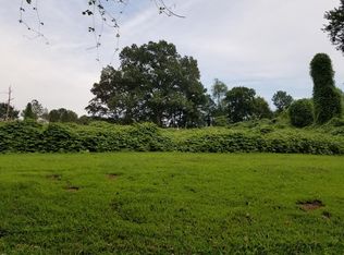 50 Holcomb St, Hollow Rock, TN 38342
