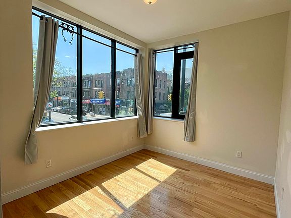 5th image of 3319 Broadway #2A