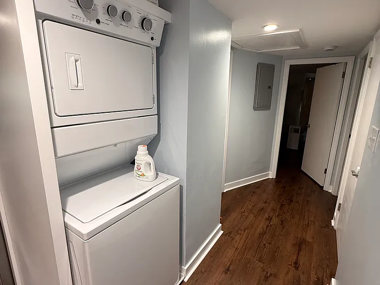 158 Houghton St #B — Photo 27