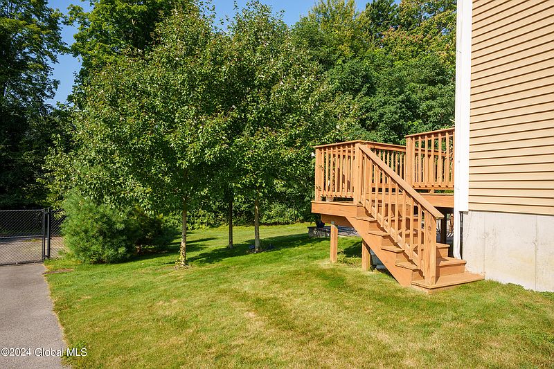 5th image of 21A Macoun Drive