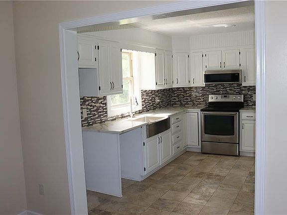 4th image of 17568 Kansas Ave