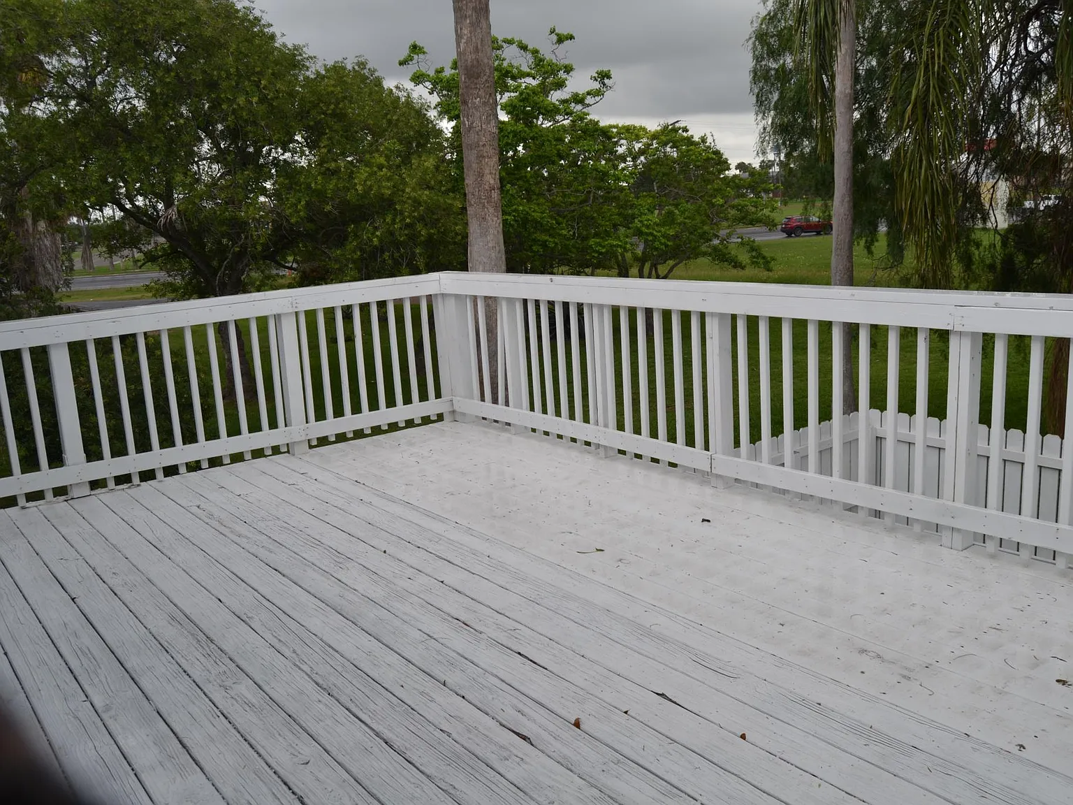 704 Continental Dr — Photo 3