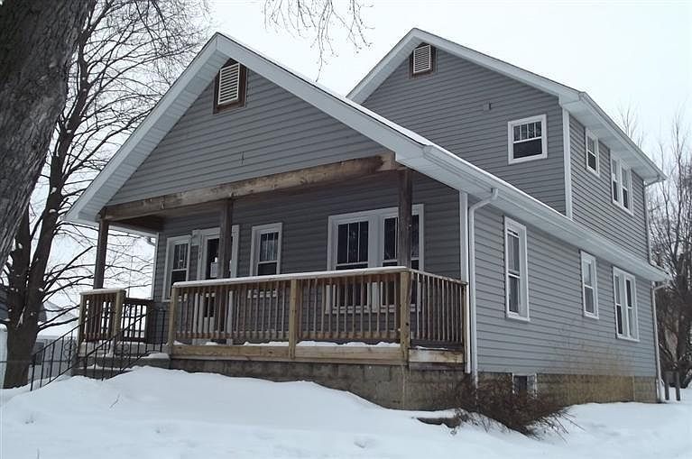 1st image of 1304 Davis St