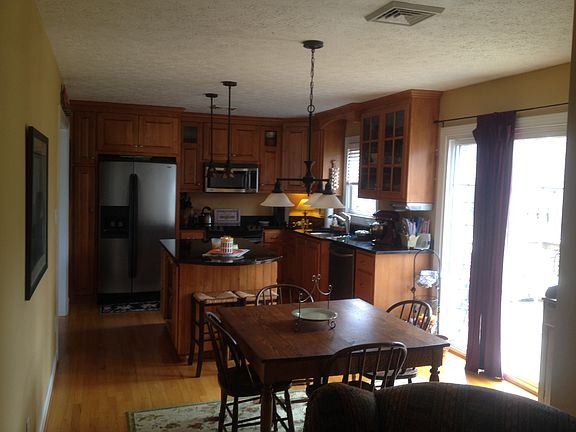 5th image of 6 Saunders Dr
