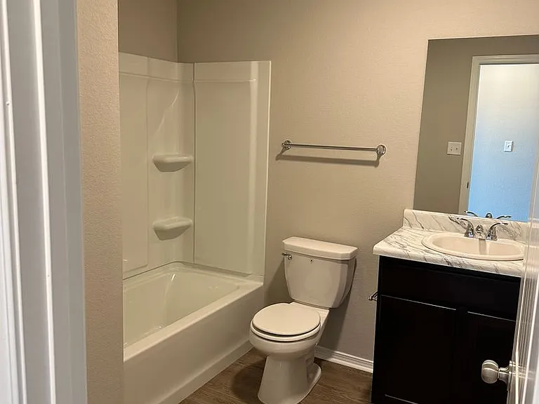 117 Logan Dr — Photo 16