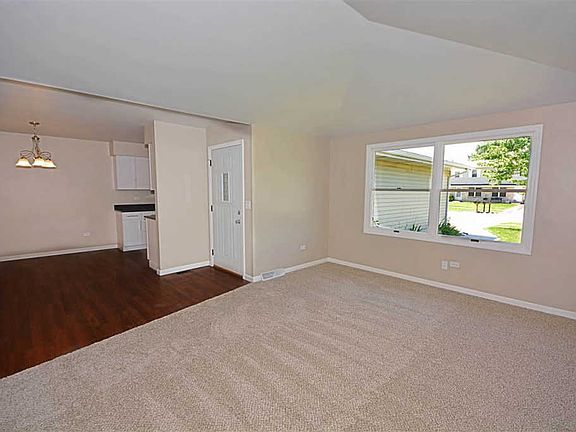 3rd image of 2510 Live Oak Dr