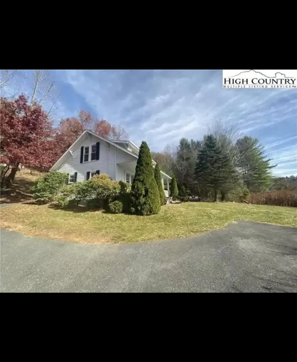 3 bed, 1308 sqft, $2,700 — Photo 2